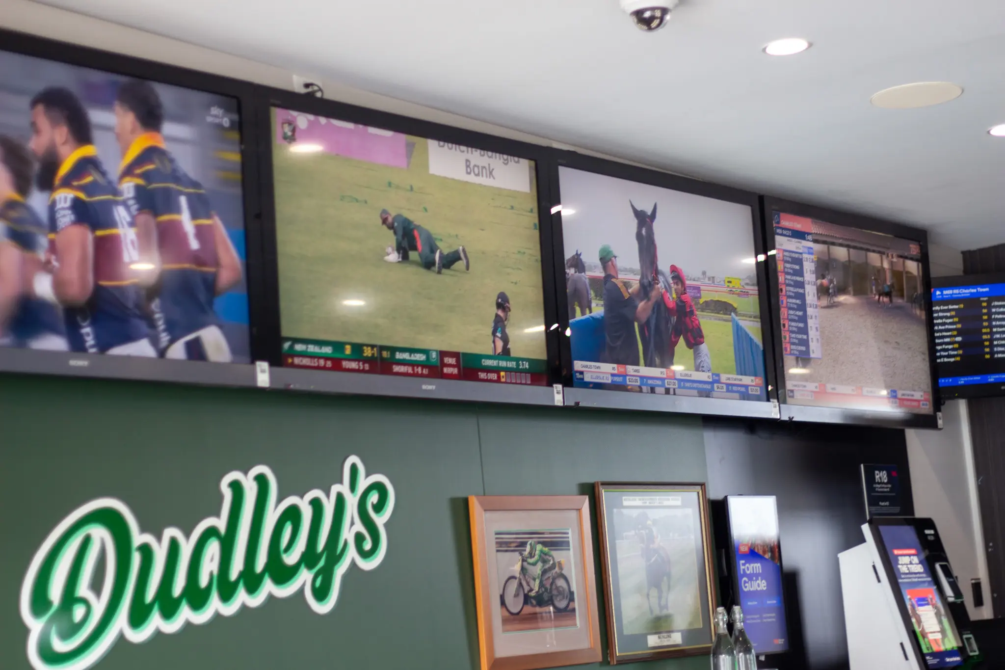 Dudley’s Sports Bar
